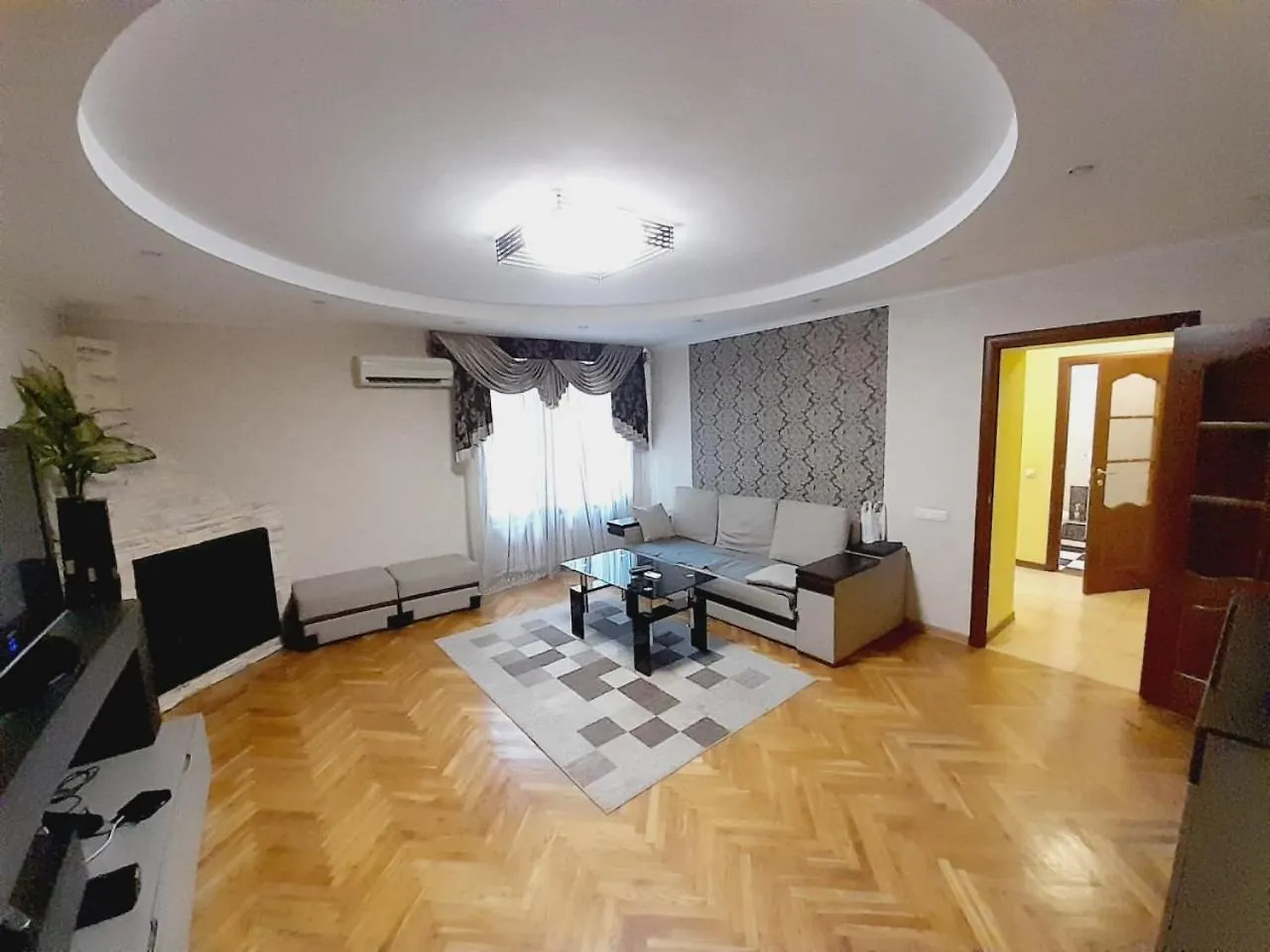 Επικοινωνία με το Апартаменти 2-Кімнатні В Центрі, Метро Печерська